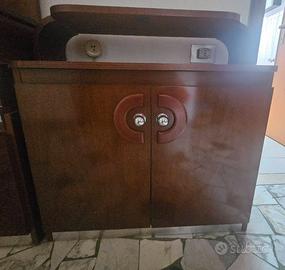 mobile in legno massiccio