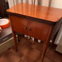 Macchina da cucire Necchi