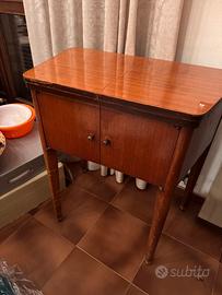 Macchina da cucire Necchi