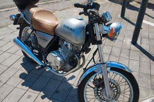 Suzuky 250 tu da vetrina certificata asi poki km