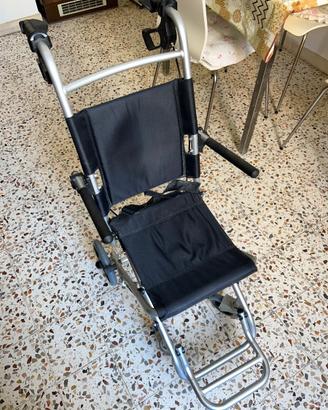 Sedia a rotelle da transito pieghevole - Leggera e