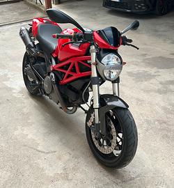 Ducati Monster 696