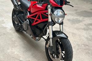 Ducati Monster 696