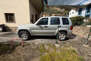 Jeep Cherokee kj liberty 2.5 CRD