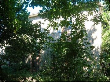 Casa rurale con giardino