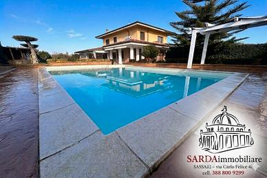 LI PUNTI: indipendente con giardino e piscina
