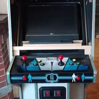Videogioco cabinato arcade anni '90 da sala giochi