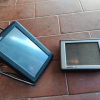 N.2 vecchi navigatori satellitari