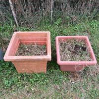 Fioriere quadrate o vasi da giardino