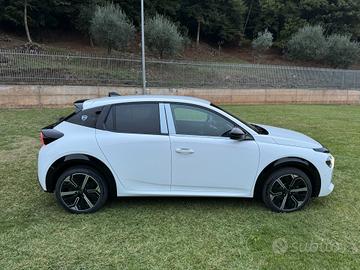 Lancia Ypsilon Hybrid e-DCT LX