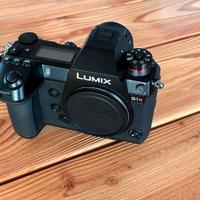 Panasonic s1R + sigma 24-70 2.8 dg dn art + CF