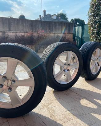 Cerchioni DEZENT 16"x6" c/gomme invernali Hankook
