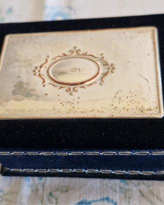 portagioie con coperchio in argento