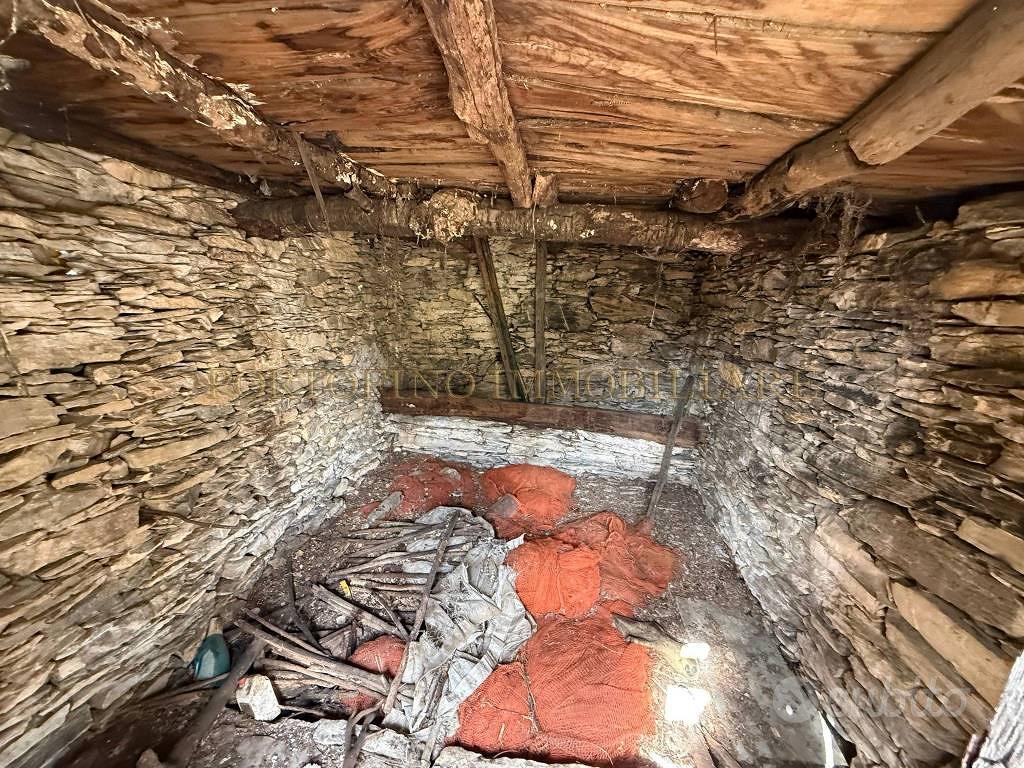 Rustico / Casale di 2225 m² con 2 locali a Avegno - Vista 3
