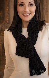 Antica stola in lana bouclé fine 800 primo 900