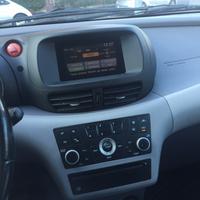 Nissan tino almera