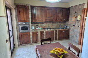 Quadrilocale luminoso con posto auto e cantina