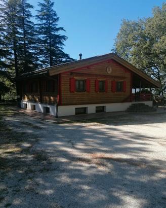 Villa con dépendance,parco 10.000 mq, fotovoltaico