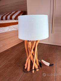 Lampada da terra in legno naturale