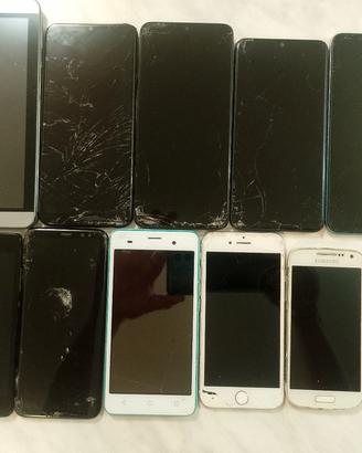 Lotto di 13 Smartphoni Cell./tablet  funzionanti.