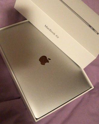 Macbook air 13” macOS 11.2.3 8GB