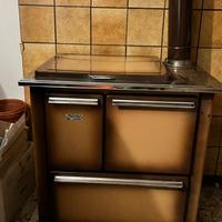 Stufa a legna marca Zadra