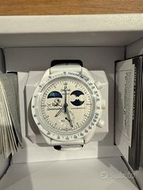 Swatch x Omega Moonswatch snoopy white