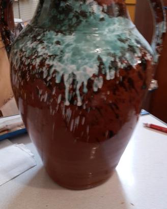 Vaso a forma di anfora