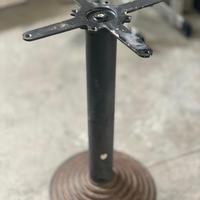 Piede per tavolino senza ripiano