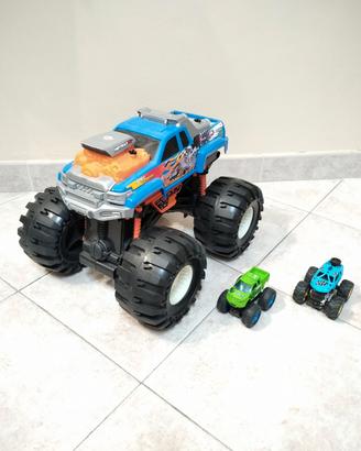 MONSTER TRUCKS 