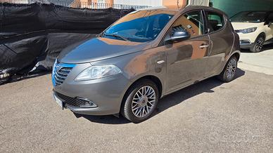 Lancia Ypsilon 1.2 69 CV 5 porte S&S Platinum