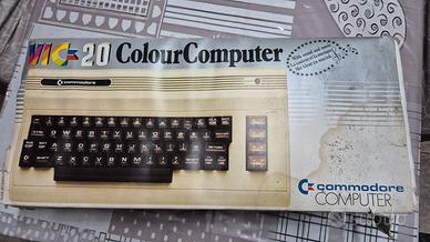 COMMODORE VIC 20 ColourComputer