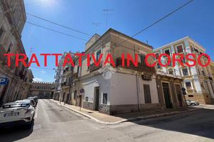 4 LOCALI A BRINDISI