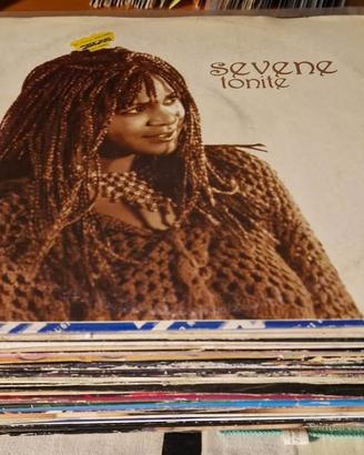 LOTTO 40 VINILI LEGGI TUTTO