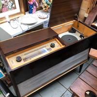 Mobile raduo giradischi Grundig vintage