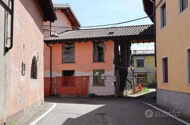 Immobile in asta di 460 m² con più di 5 locali e b