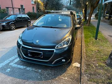 Peugeot 208 1.2 benz anno 2017 + gancio estraibile