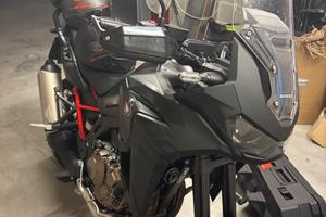 AFRICA TWIN 2022 cambio manuale