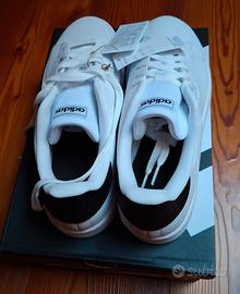 Scarpe adidas uomo taglia 43,5 bianche e nere