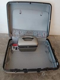 valigia rigida Planet 70x60x25 con beauty case 