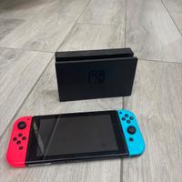 Nintendo Switch + base di ricarica 