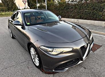 Alfa Romeo Giulia 2.2 TD 136 cv at8 business