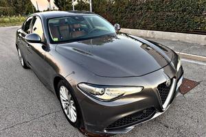 Alfa Romeo Giulia 2.2 TD 136 cv at8 business