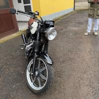 Triumph bonneville t100