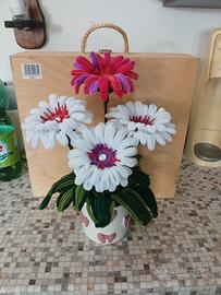 vaso con fiori in ciniglia fatti a mano
