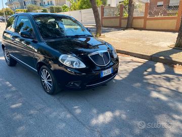Lancia Ypsilon 1.3 MJT 90 CV Oro