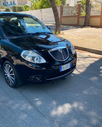 Lancia Ypsilon 1.3 MJT 90 CV Oro