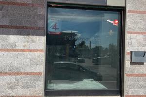 Locale commerciale 1 vetrina fronte strada