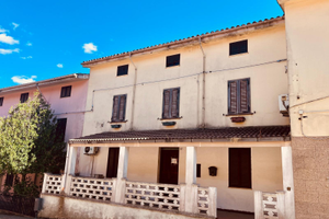 Casa indipendente in via Roma