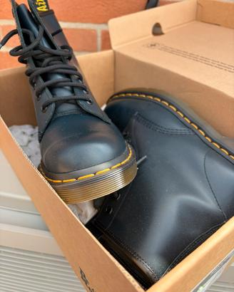 Dr Martens nr 39